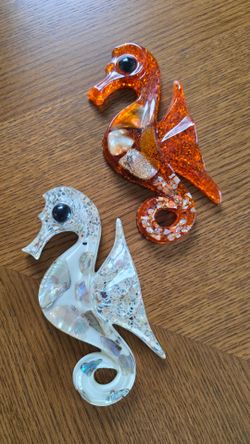 Vintage lucite & abalone Seahorse wall decor bathroom 50s 60s 8 inches