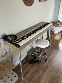 New Donner Modern Beginning Piano 