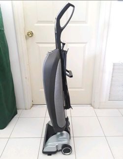 Hoover Platinum Bagged Upright Vacuum cleaner