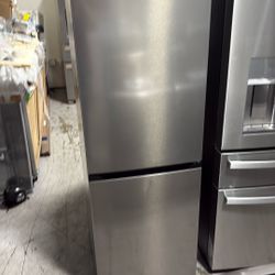 Sharp 11.5 Ft.³ Bottom Freezer Refrigerator In Stainless Steel