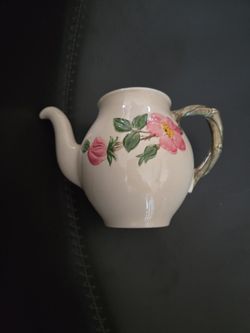 Franciscan Wear Dessert Rose Tea pot