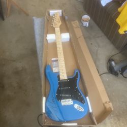 Glarry Full sized electric guitar Autographed by Alice Cooper JSA AUTHENTICATED