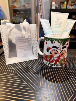 Satin Hand and mug