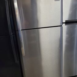 Frigidaire 21cu Ft Apartment Size Stainless Steel Top Freezer Refrigerator 30x30x67