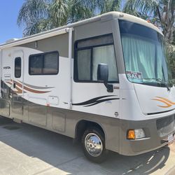 2010 Winnebago Vista 23K (bunks)