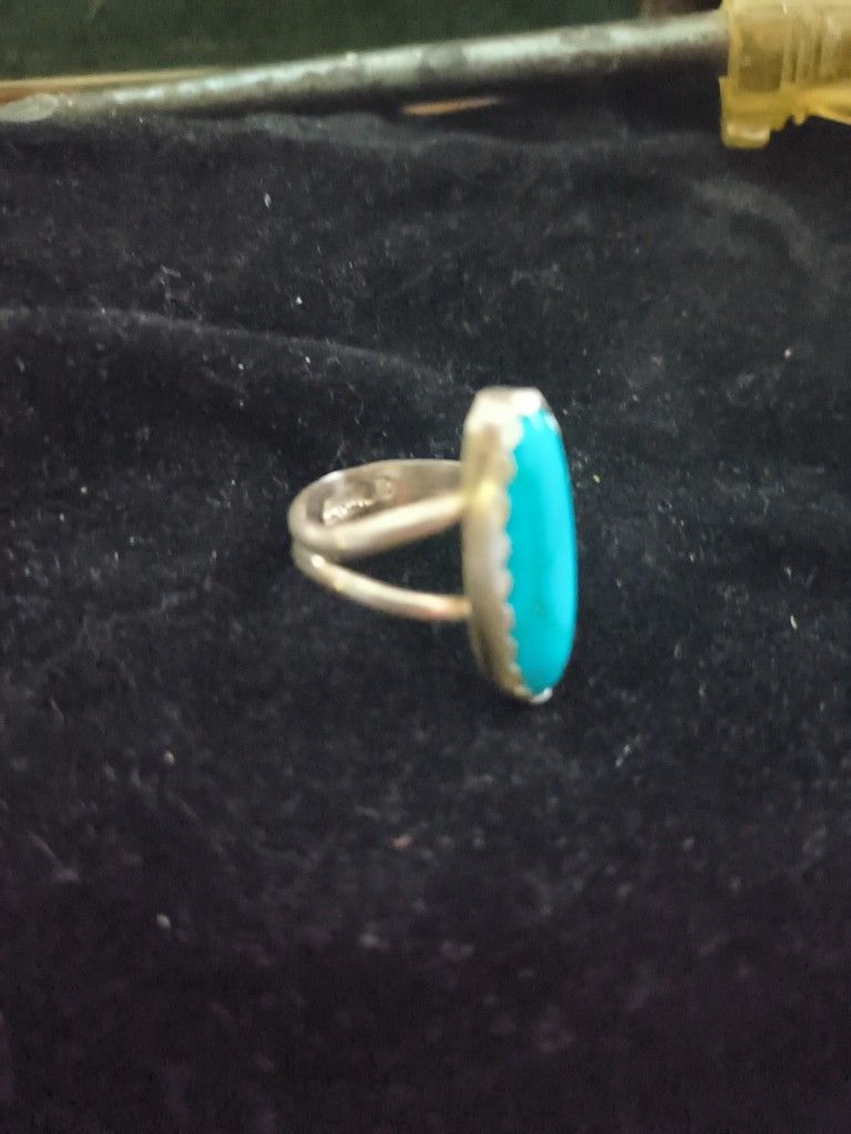 Ladies Turquoise And Silver Ring