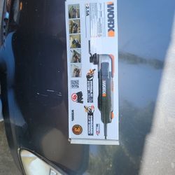 Oscillating Multi Tool With Clip In Wrench