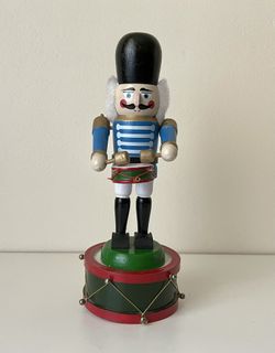 Christmas  Musical Nut Cracker