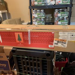 6’ Noble Fir Artificial Christmas Tree