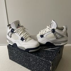 Jordan 4’s MIDNIGHT NAVY