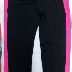 Nike Essentials Tight Fit Dri-Fit Capri Leggings Black & Pink Small