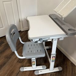 Kids Desk & Chair Set