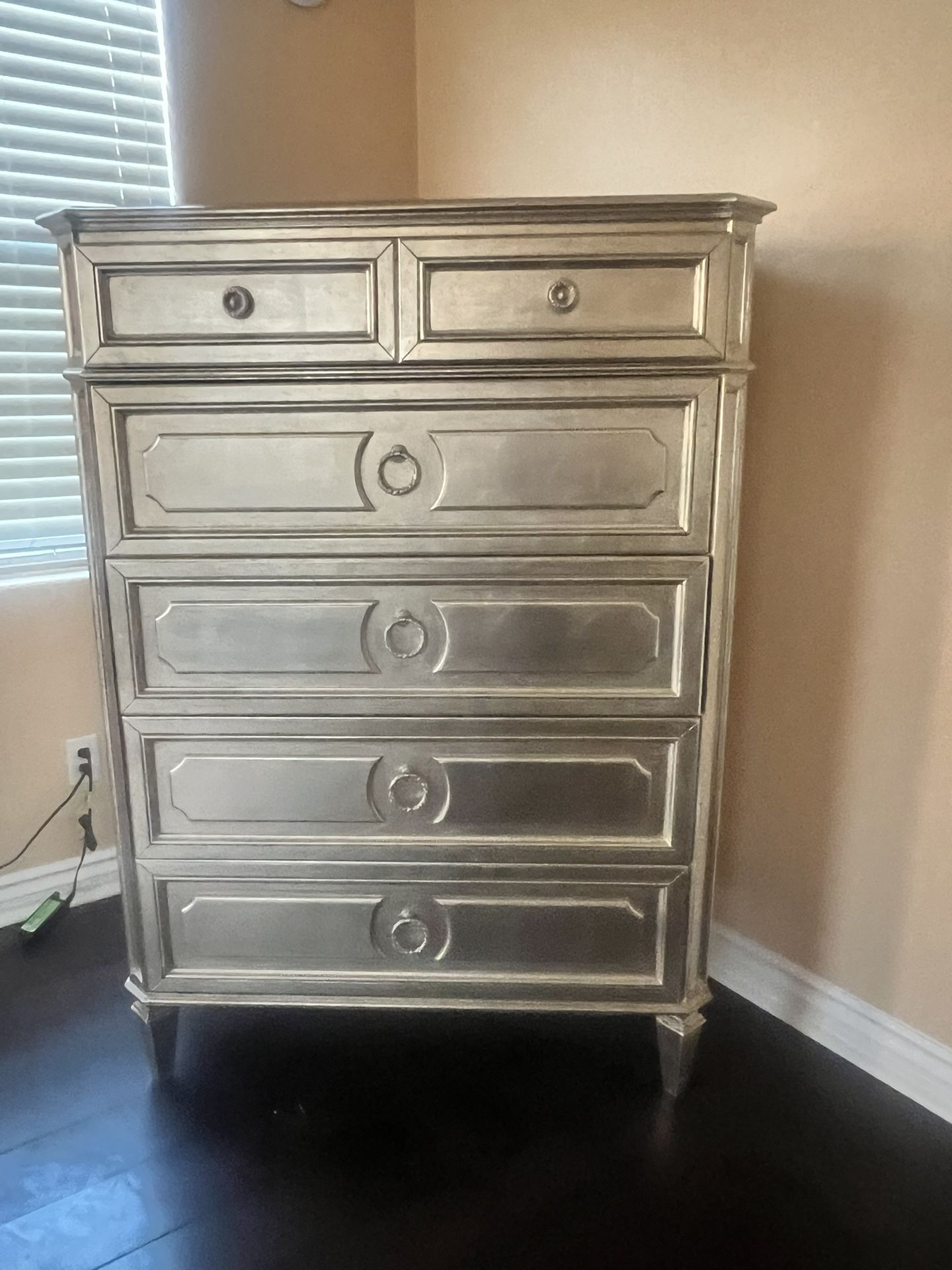 Glam Gold Dresser – 5 Drawers, Great Storage