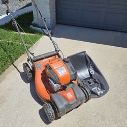 Husqvarna LC 221AH 21in Gas Self Propelled AWD Lawn Mower With Bagger