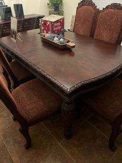Dining Wood table and chairs with matching buffet high quality i