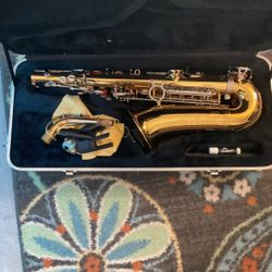 Antigua saxophone