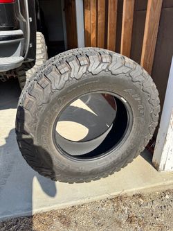 BFGoodrich All-Terrain T/A KO2 Tire - LT285/70 R17