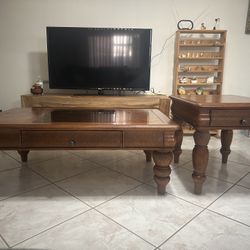 Solid Wood Coffee Table & End Table Set – Beautiful Carved Detail