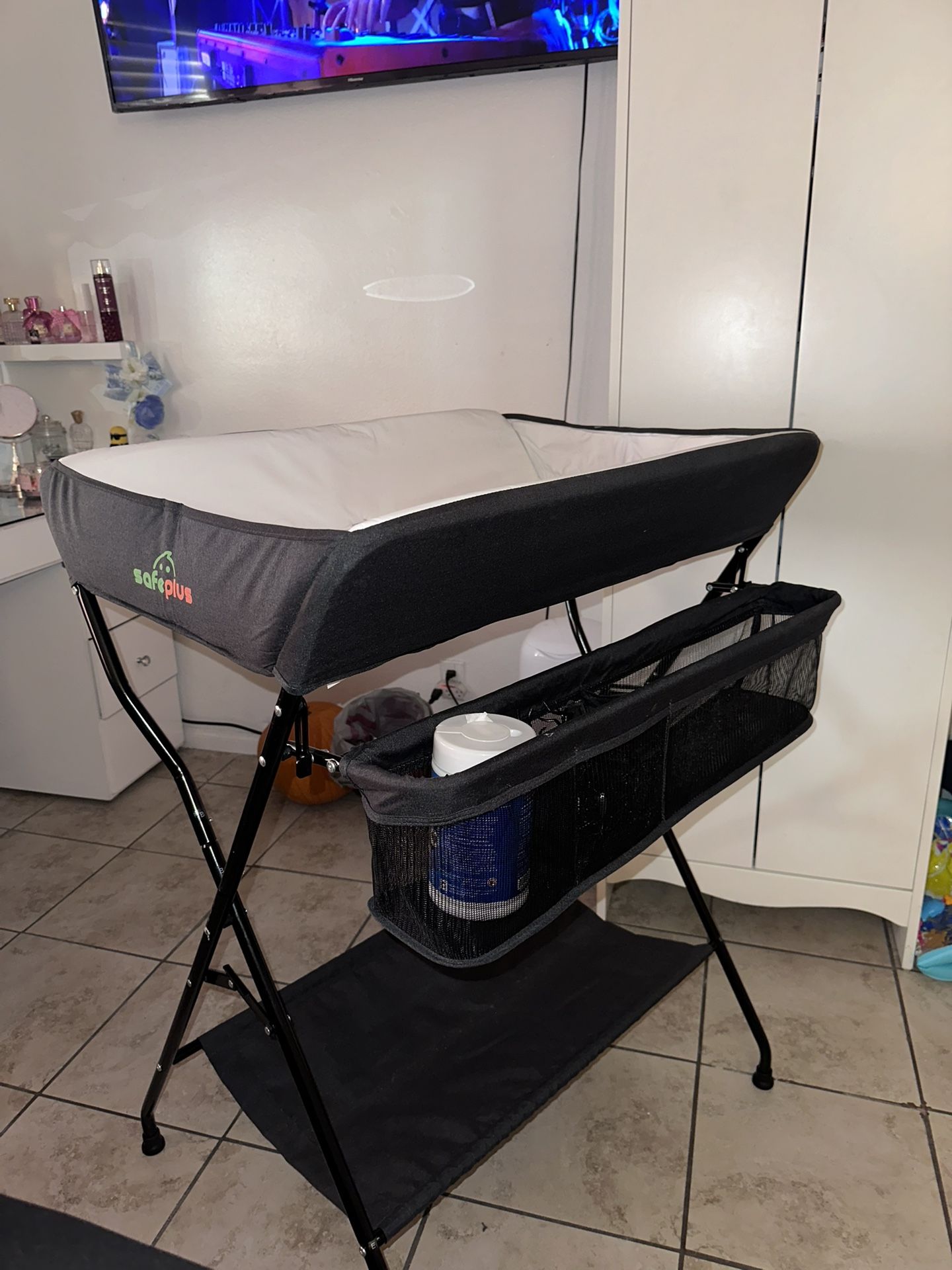Changing table/Bassinet