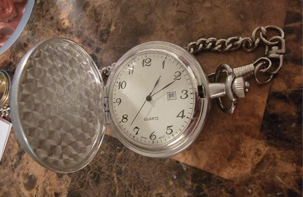 Quartz silver & black classic pocket watch with Chain