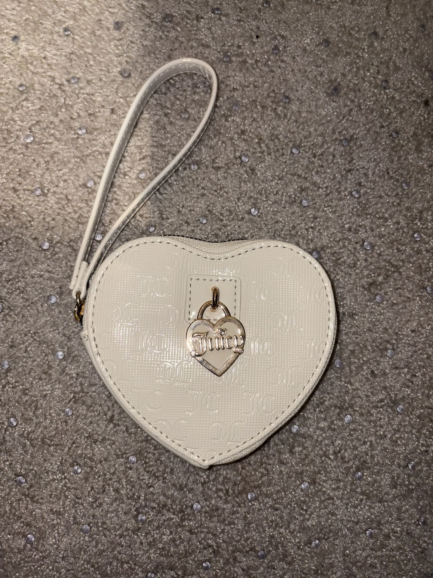 Juicy Couture Simply Perfect Heart Zip Wristlet