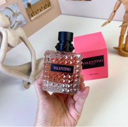Valentino Donna Born in Roma Perfume