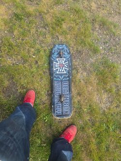 Origanal 1989 deathbox mantaray skateboard..