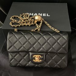 Women's Chanel Classical Shoulder Bag