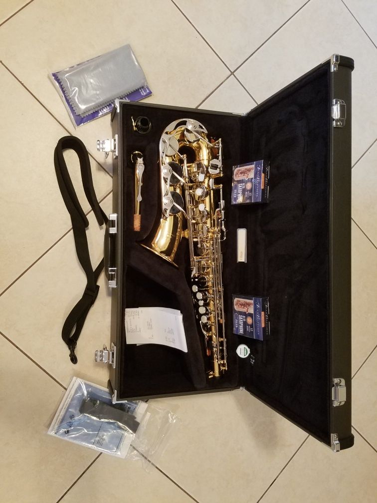 Yamaha alto saxophone YAS-26C