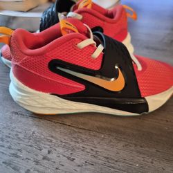Boys' Nikes (1C)