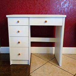 Classic White 5-Drawer Vanity