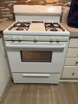 Stove n refrigerator