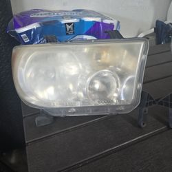 Best Offer Wins 2008 Toyota Sequoia Headlights 2 Pack