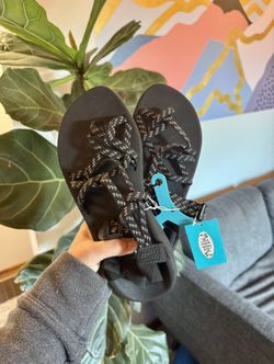 *NEW* Mad Paw Sandals, Women’s Size 9, Black/White