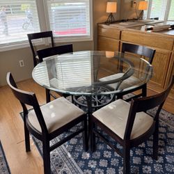 Dinning Table With 6 Chairs 