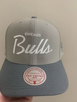 Mitchell & Ness Grey Bulls 😤