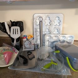 Lot of Over (20) Kitchen Tools (Chopper Included)