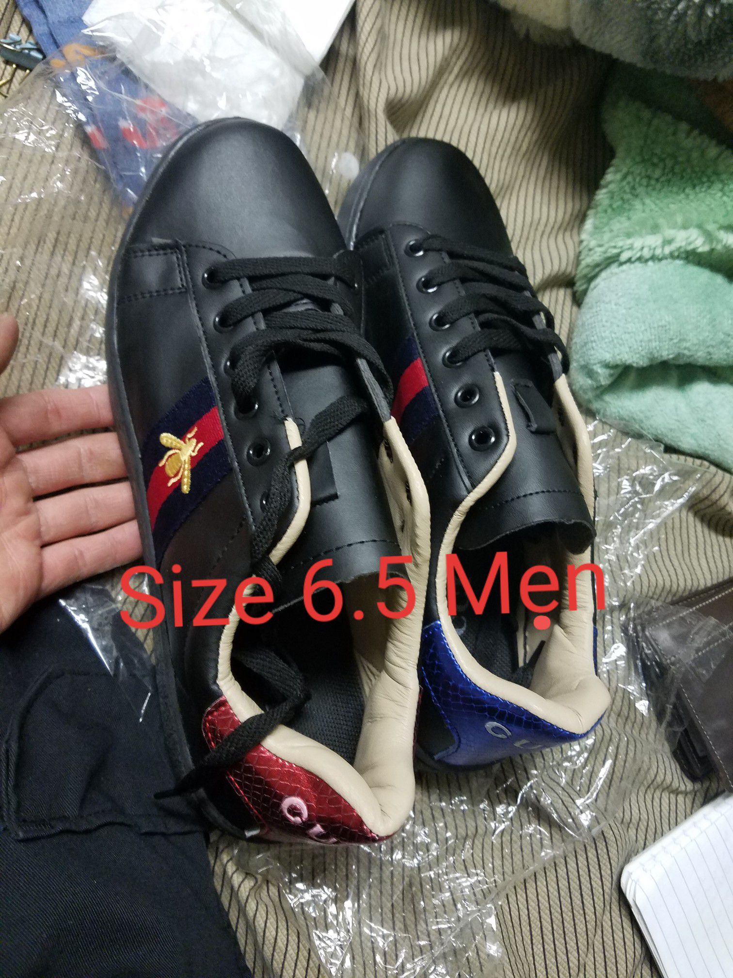 Gucci shoes bee size 6.5 men