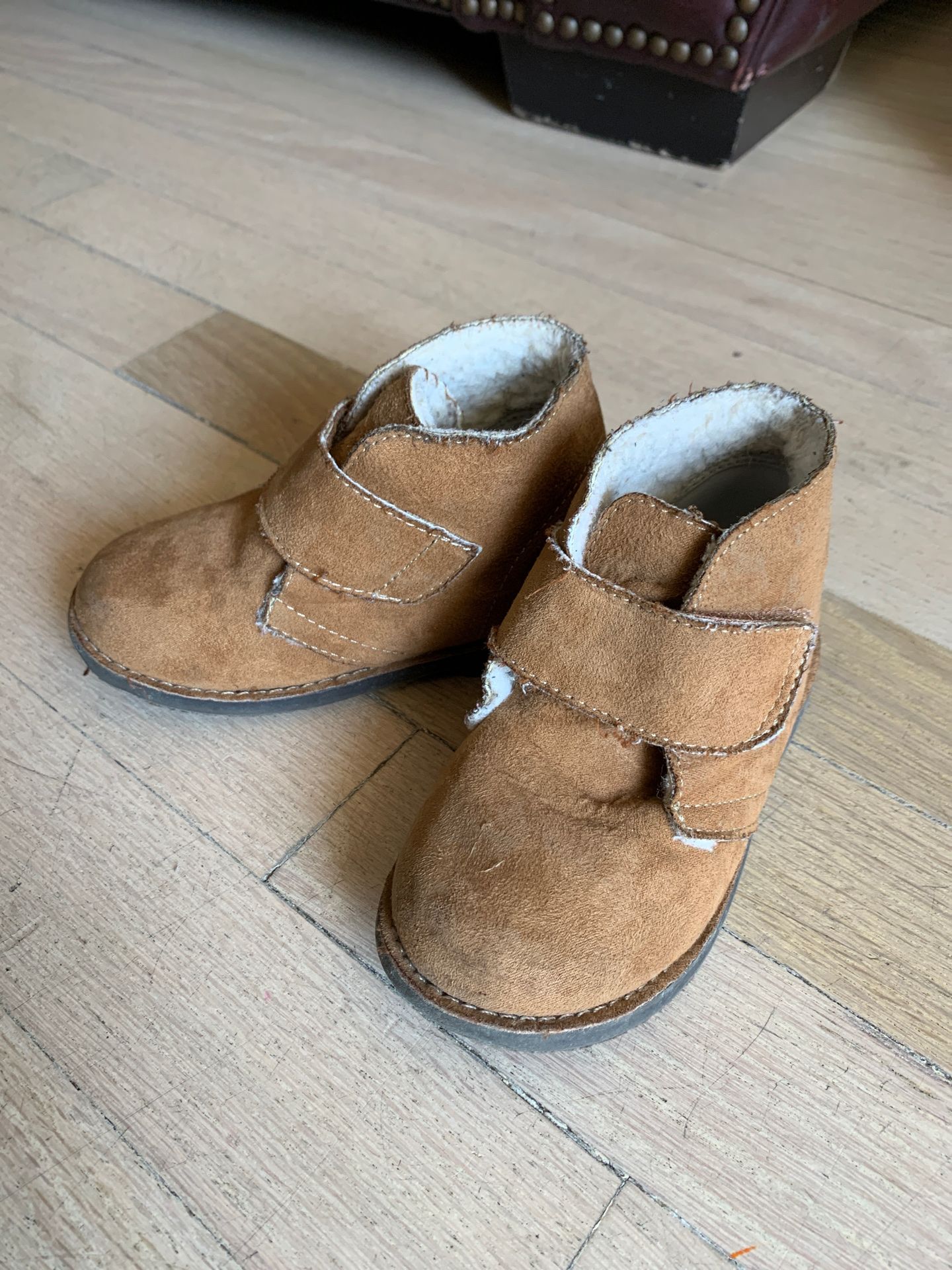 Kenneth Cole little boy shoes size 6