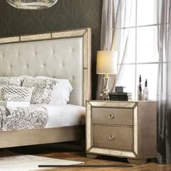 King With 2 Night Stands