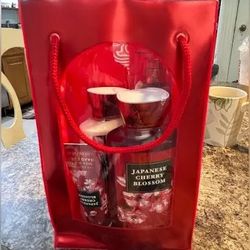 Bath and body works japanese cherry gift bag set, brand new 