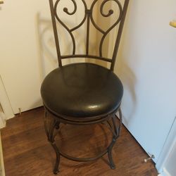 24 Inch Metal Barstool 