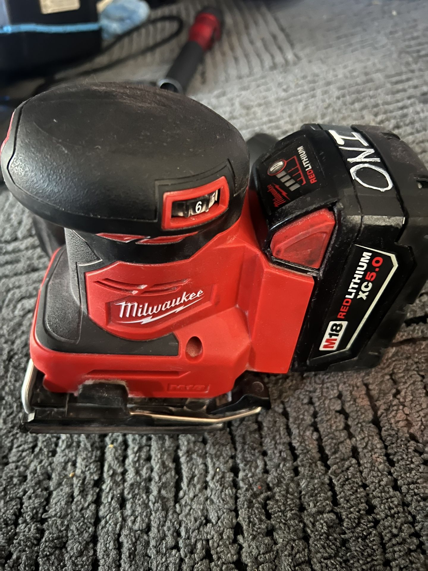 Milwaukee Sander With Battery