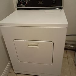 Refrigerator washer and dryer all works