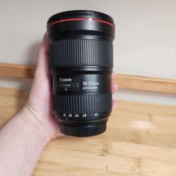 Canon EF 16-35mm f/2.8L III USM Lens Like New 