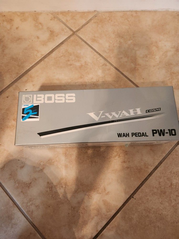 BOSS PW-10 V-Wah Wah Pedal