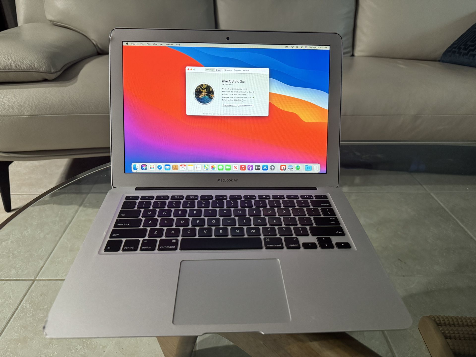 Apple MacBook Air 13” 1.3 GHz Dual-Core intel Core i5