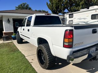 2005 GMC Sierra