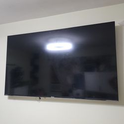Flat-screen TV 65"