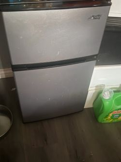 Mini fridge